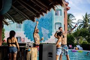 Animación en la piscina del hotel 