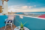 Balcony with sea views in the apartment