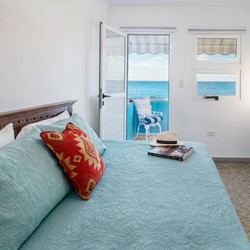 Oceanfront Playa 16 apartment room