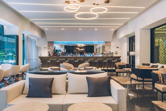 Bar del lobby del hotel Grand Packard