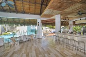 Bar de la piscina del hotel Melia Las Americas