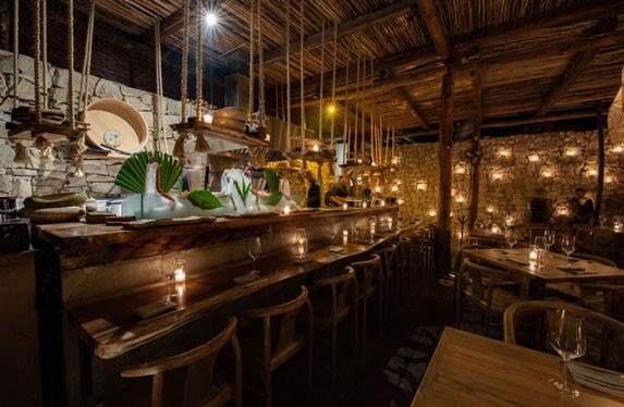 Tora Tulum restaurant bar