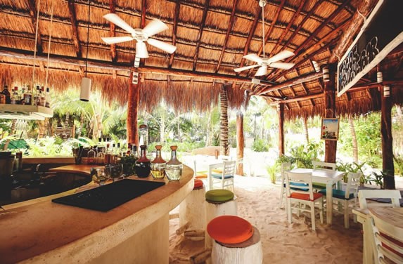 Fresco's restaurant bar view