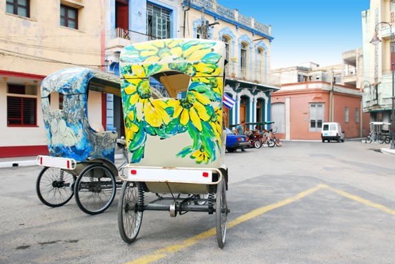 Colorful paintings on Pedicabs