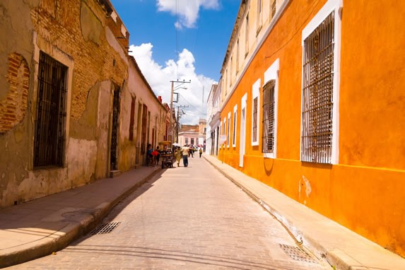 Calles coloridas en la ciudad de Camagüey