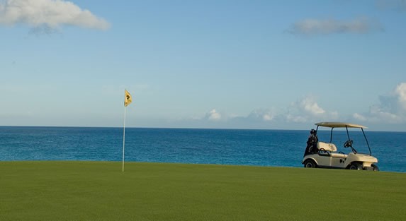 Campo de golf con vistas al mar en la Mansión Xana