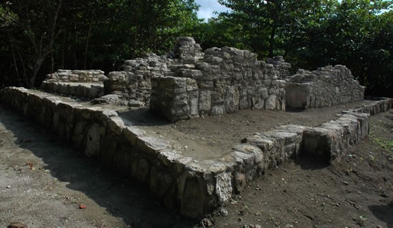 Zona Arqueológica San Miguelito - Cancún