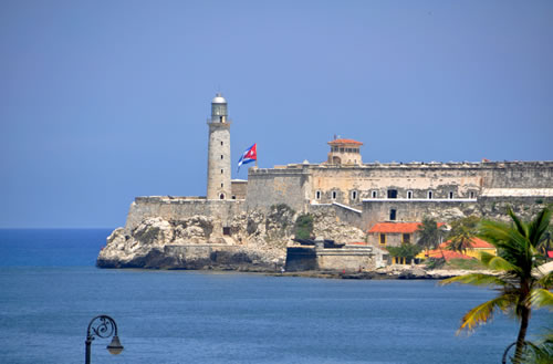 Castillo De Los Tres Reyes Del Morro La Habana Cuba : Castillo De Los Tres Reyes Del Morro La Habana Guide - Para defender la ciudad de los ataques, se ordena en 1556 fortificar el morro junto al puerto.
