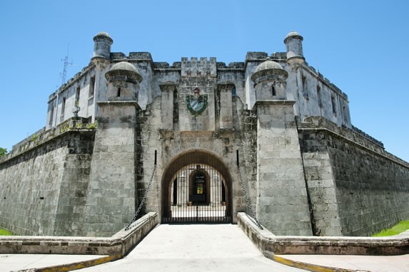 Entrada al Castillo de La Real Fuerza