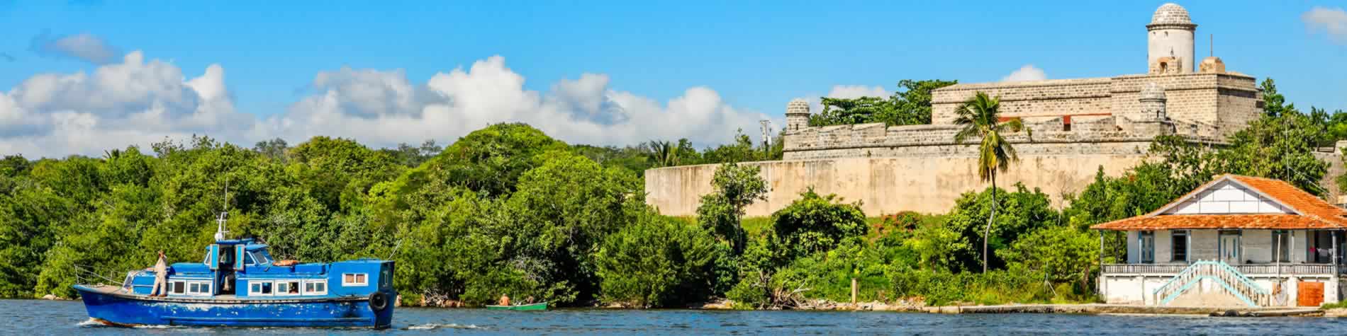 Vista de la fortaleza Jagua desde el mar