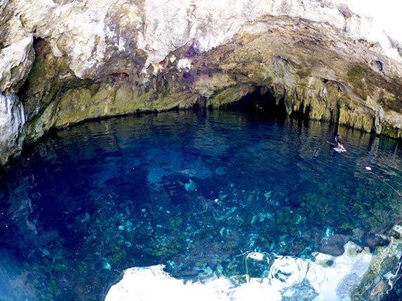 Cueva en el Gran Cenote 