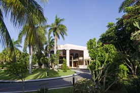 Entrance to Los Cactus hotel