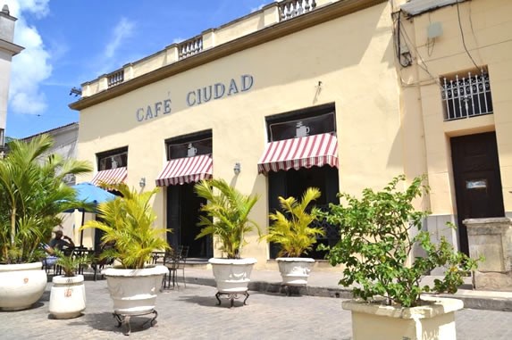 Fachada del Cafe Ciudad