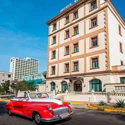 Facade of the NH Collection Victoria hotel