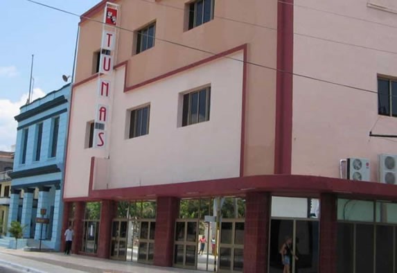 Facade of the Tunas theater