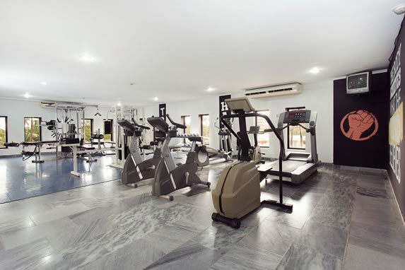 Treadmills in the Las Morlas hotel gym