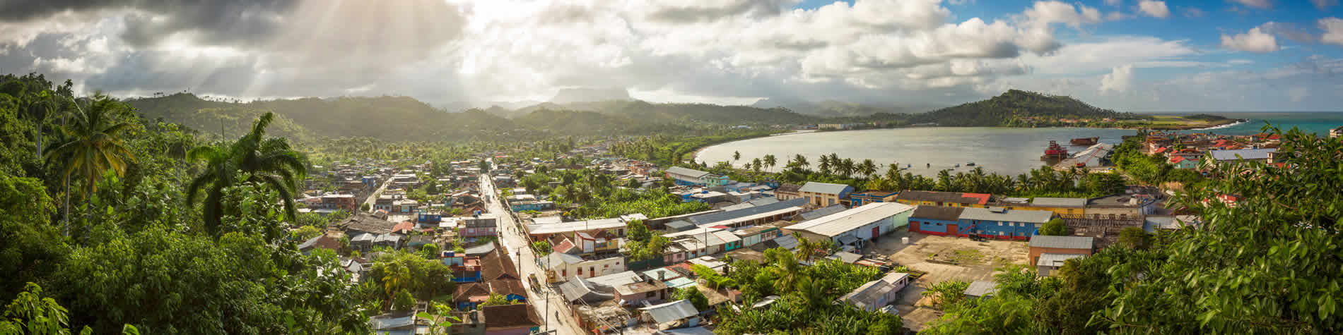 Vista aérea pueblo de Baracoa