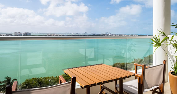 Sunset Suite Hotel NYX Cancun room