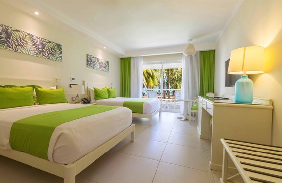 Vista Sol Punta Cana - habitación con dos camas