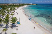 Beach of the Barcelo Maya Colonial hotel