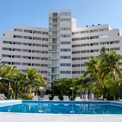 Piscina del hotel Calypso Cancun
