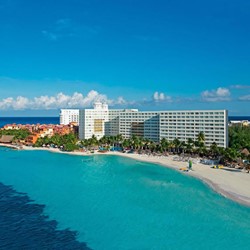 View of the Dreams Sands Cancun Resort hotel