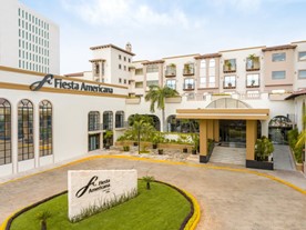 Entrada al hotel Fiesta Americana Cancun Villas