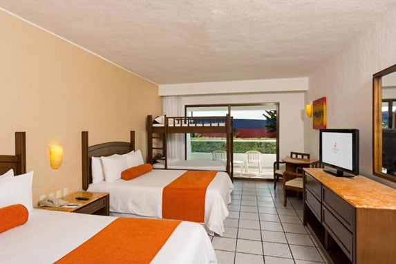 Family Room - Flamingo Cancun Resort
