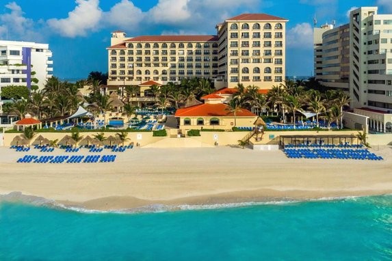 View of the GR Solaris Cancun hotel