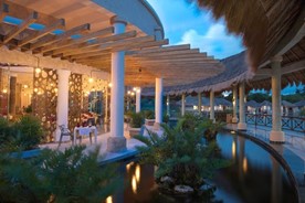 Bridges at the Grand Palladium Colonial hotel