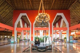 Lobby del hotel Grand Palladium Kantenah