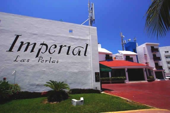 Entrada del hotel Imperial Las Perlas Cancun