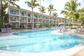 Palms surrounding the hotel pool