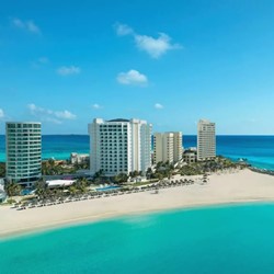 Vista aérea del hotel Krystal Grand Cancun