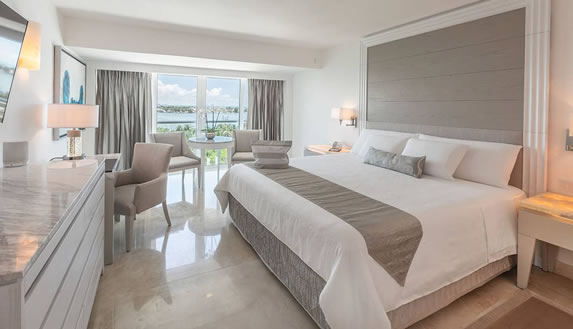Royale Deluxe Lagoon View - Le Blanc SPA Resort