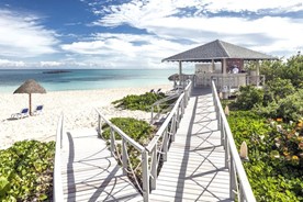 bridge to the beach of the Melia Buenavista hotel