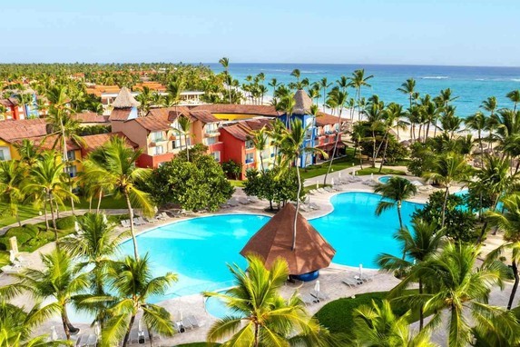 Piscina y playa Caribe Deluxe Princess