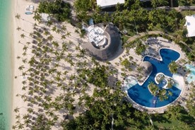 Playa y piscina de Catalonia Punta Cana