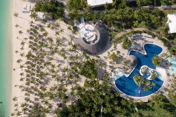 Playa y piscina de Catalonia Punta Cana