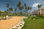 Jardines y palmeras de JOIA Bavaro
