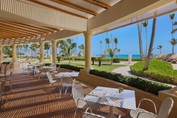 Terraza del restaurante junto a la playa