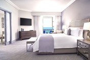 Habitacion con cama king en Kempinski Cancun