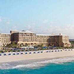 Exterior del Kempinski Cancun frente a la playa