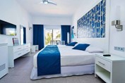 Habitacion doble de Riu Bambu con cama azul