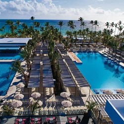 Piscinas de Riu Bambu junto a la playa