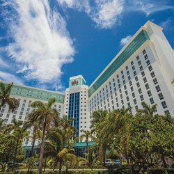 Riu Cancun hotel exterior and palm trees