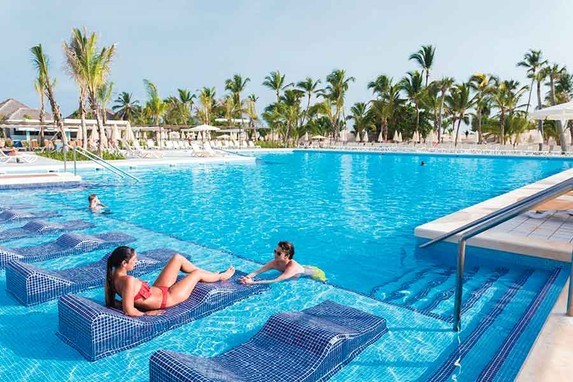 Riu Republica pool with in-water loungers