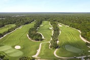 Vista aérea del campo de golf del hotel 