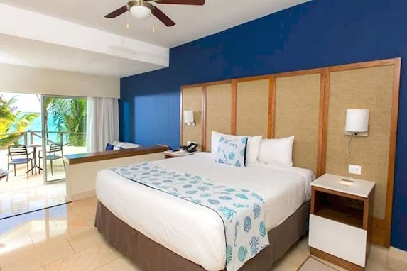 Junior Suite Ocean Front Picture 2