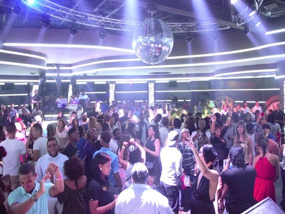 Kviar Show Disco Picture 1